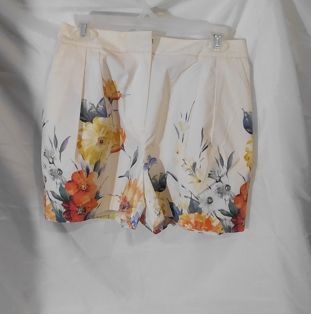 Express Cream High-Waist Floral Pleated Shorts with Yellow & Orange Blooms